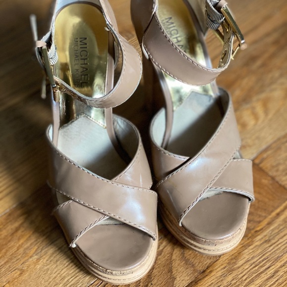 Authentic Michael Kors nude pump heels size 7 - Picture 1 of 7